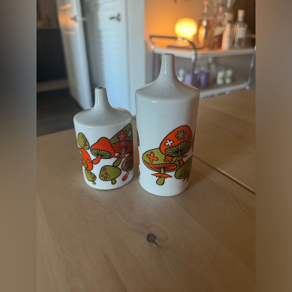 Vintage Japanese 1970s pattern s&p shakers